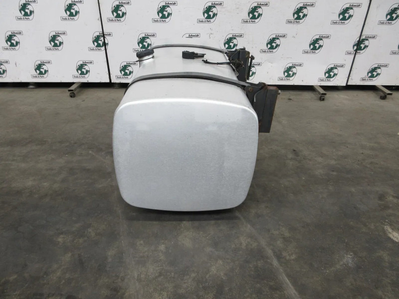 DAF 1681826 DIESEL TANK 620 LITER DAF CF XF EURO 6 - Réservoir de carburant pour Camion: photos 4 DAF 1681826 DIESEL TANK 620 LITER DAF CF XF EURO 6 - Réservoir de carburant pour Camion: photos 4