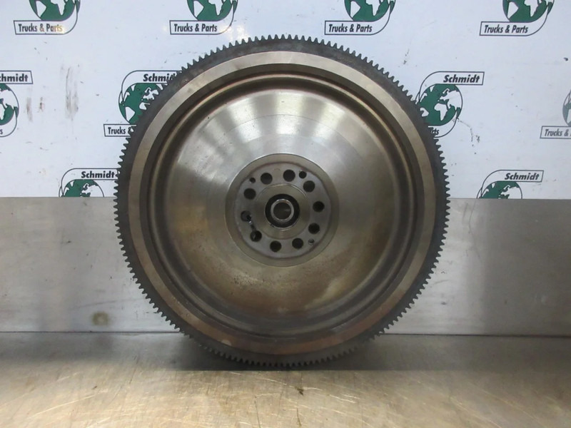 DAF 2051355 VLIEGWIEL DAF XF CF MX 11 U 3 MOTOR EURO 6 - Volant moteur pour Camion: photos 2 DAF 2051355 VLIEGWIEL DAF XF CF MX 11 U 3 MOTOR EURO 6 - Volant moteur pour Camion: photos 2
