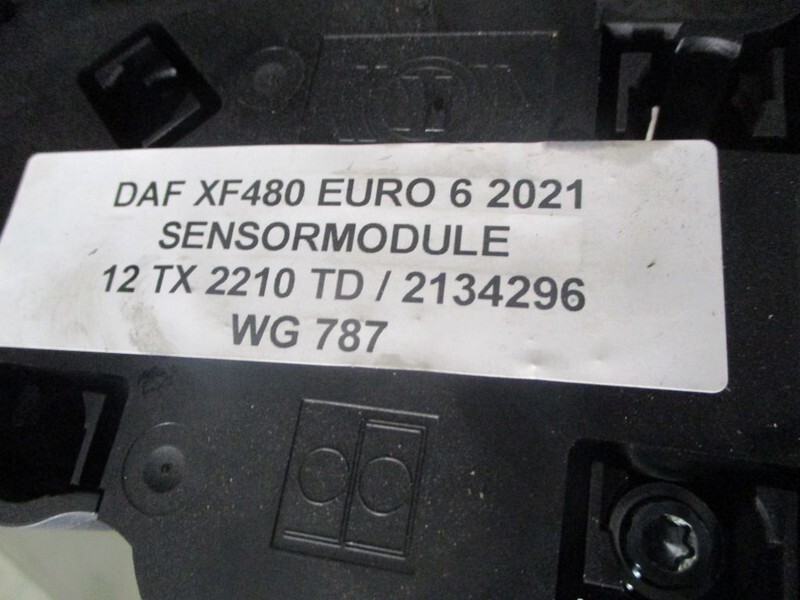 DAF XF480 2134296 SENSORMODULE 12 TX 2210 EURO 6 MODEL 2021 - Système électrique pour Camion: photos 3 DAF XF480 2134296 SENSORMODULE 12 TX 2210 EURO 6 MODEL 2021 - Système électrique pour Camion: photos 3