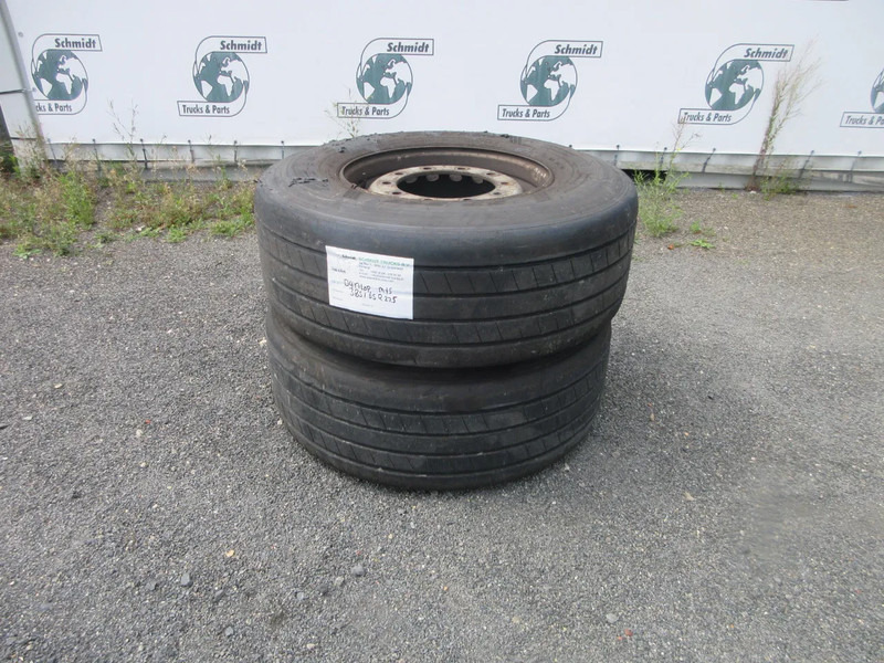DUNLOP 385 / 65 R 22.5 OPLEGGER BANDEN MET STAAL WIEL - Pneu pour Camion: photos 3 DUNLOP 385 / 65 R 22.5 OPLEGGER BANDEN MET STAAL WIEL - Pneu pour Camion: photos 3