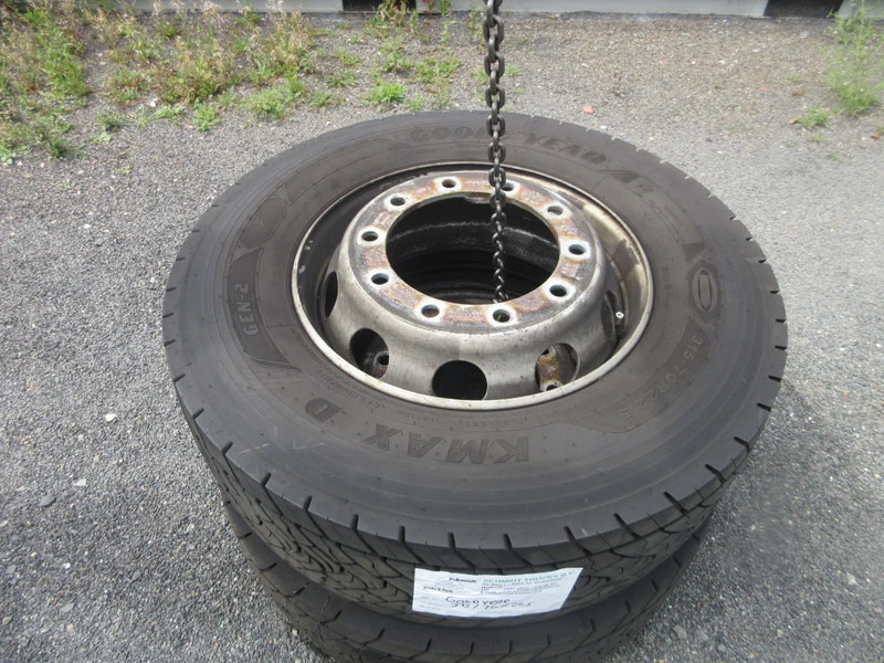 Goodyear 315 / 70 R 22.5 ACHTERBAND MET STAAL WIEL - Pneu pour Camion: photos 4 Goodyear 315 / 70 R 22.5 ACHTERBAND MET STAAL WIEL - Pneu pour Camion: photos 4