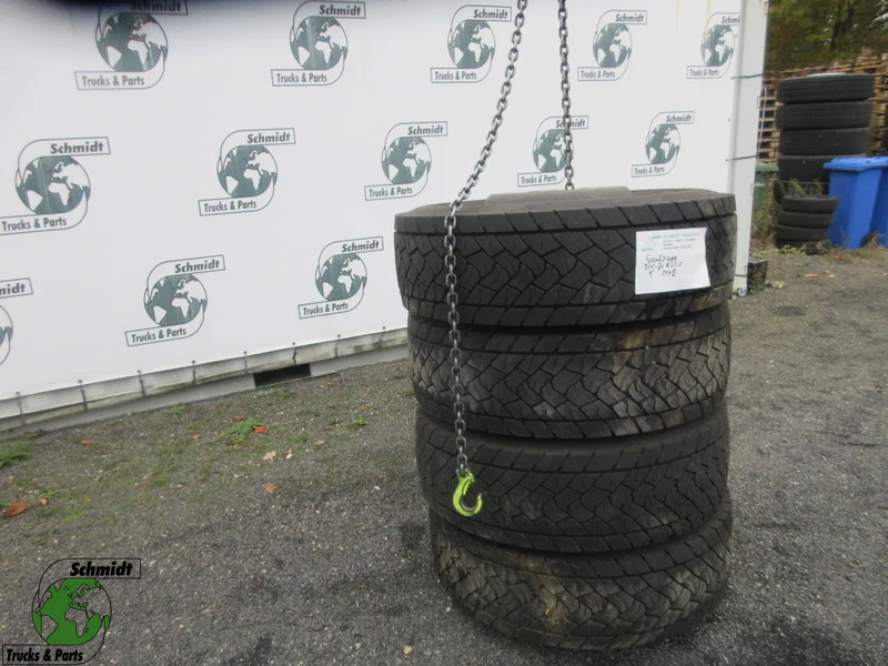 Goodyear 315/70R22.5 ACHTER BANDEN M+S  MET STAAL WIELEN 4 X VOLVO 2023 - Pneu pour Camion: photos 1 Goodyear 315/70R22.5 ACHTER BANDEN M+S  MET STAAL WIELEN 4 X VOLVO 2023 - Pneu pour Camion: photos 1