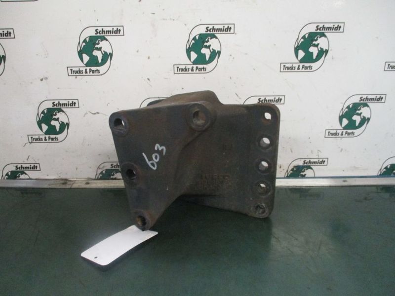 Iveco 41214880 stuur bracket stralis - Commande de gouvernail pour Camion: photos 2 Iveco 41214880 stuur bracket stralis - Commande de gouvernail pour Camion: photos 2
