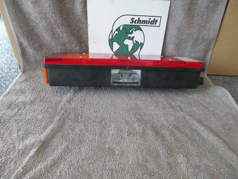 Iveco 504094709//99463243 ACHTERLAMP NIEUWE IVECO STRALIS EURO 5 - Feu arrière pour Camion: photos 3 Iveco 504094709//99463243 ACHTERLAMP NIEUWE IVECO STRALIS EURO 5 - Feu arrière pour Camion: photos 3