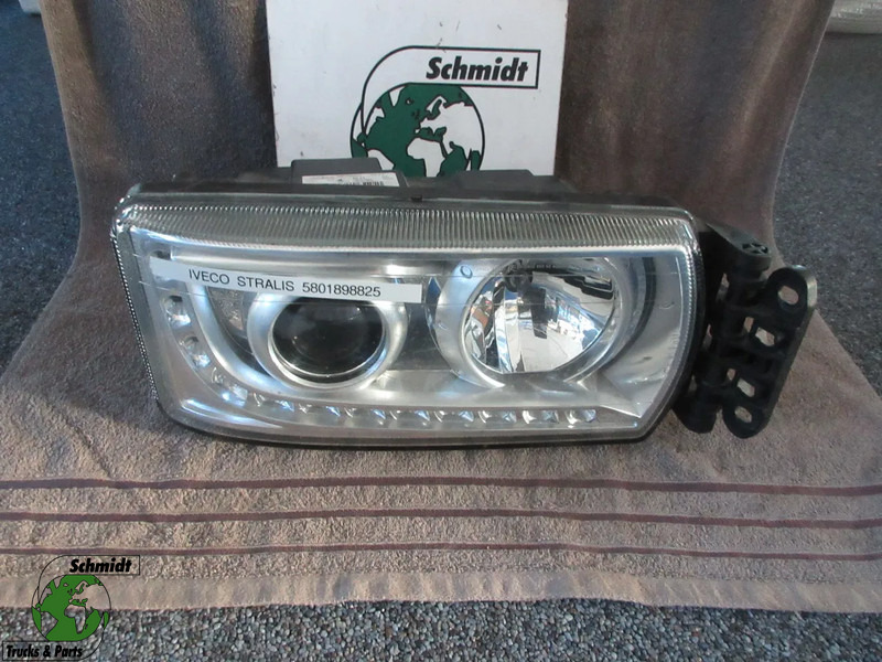 Iveco 5801898825 KOPLAMP HI WAY EURO 6 RECHTS KANT - Feu avant pour Camion: photos 1 Iveco 5801898825 KOPLAMP HI WAY EURO 6 RECHTS KANT - Feu avant pour Camion: photos 1