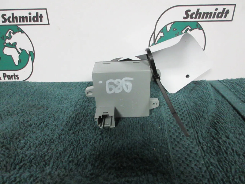 Iveco 5802305563 LAMPEN SCHAKELAAR IVECO S WAY EURO 6 - Système électrique pour Camion: photos 4 Iveco 5802305563 LAMPEN SCHAKELAAR IVECO S WAY EURO 6 - Système électrique pour Camion: photos 4