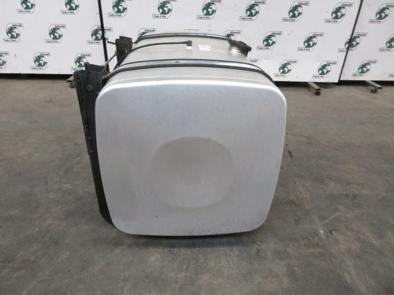 MAN 81.12201-5900 // 710 LITER INHOUD MAN TGX EURO 6 MODEL 2018 - Réservoir de carburant pour Camion: photos 4 MAN 81.12201-5900 // 710 LITER INHOUD MAN TGX EURO 6 MODEL 2018 - Réservoir de carburant pour Camion: photos 4