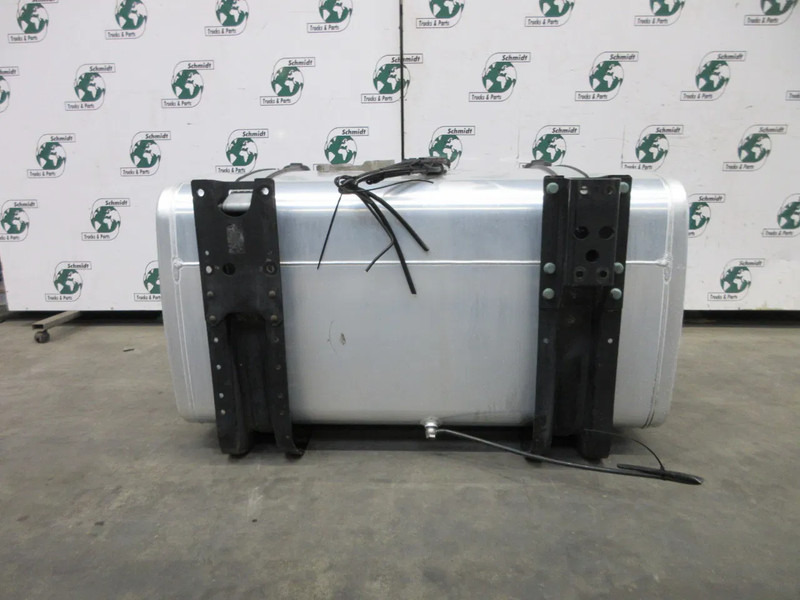 MAN 81.12201-5967 // 81.12201-5887 // 580 LITER MAN 18.420 TGX EURO 6 MODEL 2021 - Réservoir de carburant pour Camion: photos 5 MAN 81.12201-5967 // 81.12201-5887 // 580 LITER MAN 18.420 TGX EURO 6 MODEL 2021 - Réservoir de carburant pour Camion: photos 5