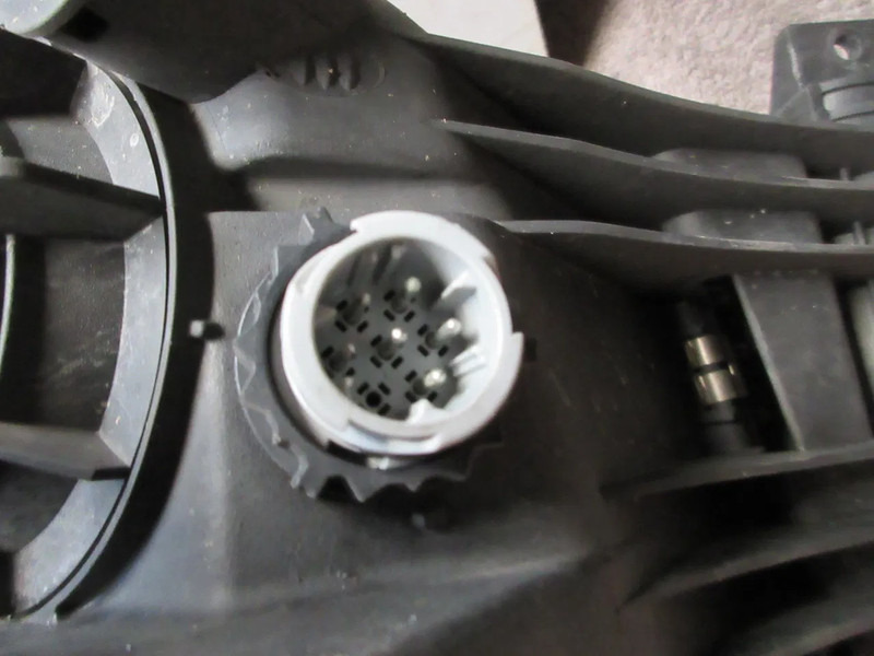MAN 81.25101-6451 LINKS KOPLAMP MAN TGA TGL TGM EURO 3 - Feu avant pour Camion: photos 5 MAN 81.25101-6451 LINKS KOPLAMP MAN TGA TGL TGM EURO 3 - Feu avant pour Camion: photos 5