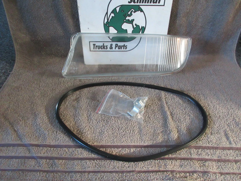 MAN 81.25110-0085 MISTLAMP GLAS MAN TGX TGS EURO 6 - Feu anti-brouillard pour Camion: photos 4 MAN 81.25110-0085 MISTLAMP GLAS MAN TGX TGS EURO 6 - Feu anti-brouillard pour Camion: photos 4