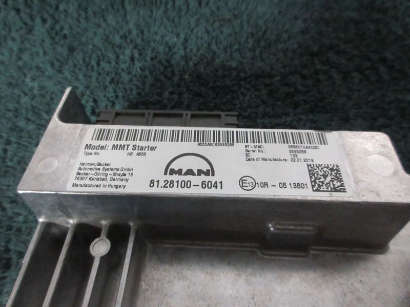 MAN 81.28100-6041 RADIO NAVIE MAN TGX 18.470 EURO 6 MODEL 2021 - Système électrique pour Camion: photos 5 MAN 81.28100-6041 RADIO NAVIE MAN TGX 18.470 EURO 6 MODEL 2021 - Système électrique pour Camion: photos 5