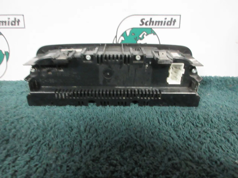 MAN 81.61990-6094 // 81.61990-6122 KACHEL BEDIENING MAN TGX TGS 2020 - Système électrique pour Camion: photos 2 MAN 81.61990-6094 // 81.61990-6122 KACHEL BEDIENING MAN TGX TGS 2020 - Système électrique pour Camion: photos 2