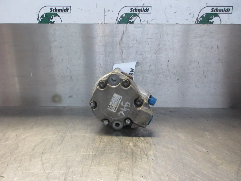 Mercedes-Benz A 003 460 40 80 // 61 80 // A 960 460 15 80 BENZ 1845 MP 5 EURO 6 - Pompe de support pour Camion: photos 2 Mercedes-Benz A 003 460 40 80 // 61 80 // A 960 460 15 80 BENZ 1845 MP 5 EURO 6 - Pompe de support pour Camion: photos 2