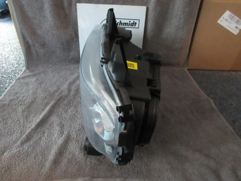 Mercedes-Benz A 973 820 22 61 // A 973 820 23 61 KOPLAMP ATEGO EURO 6 R + L NIEUWE !!! - Feu avant pour Camion: photos 5 Mercedes-Benz A 973 820 22 61 // A 973 820 23 61 KOPLAMP ATEGO EURO 6 R + L NIEUWE !!! - Feu avant pour Camion: photos 5