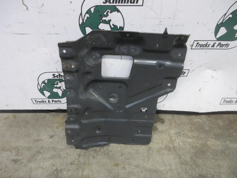 Scania 2226725 // 2353627 SPATBORDDEEL SCANIA S 450 EURO 6 NGS - Frame/ Châssis pour Camion: photos 4 Scania 2226725 // 2353627 SPATBORDDEEL SCANIA S 450 EURO 6 NGS - Frame/ Châssis pour Camion: photos 4