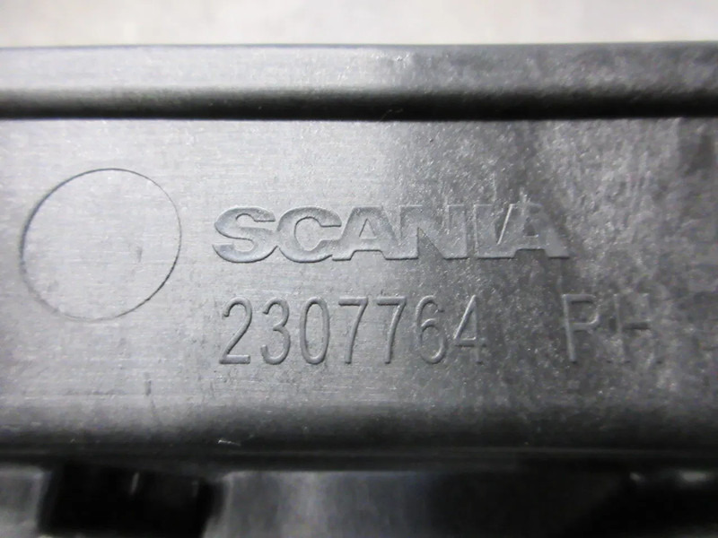 Scania 2307764 BINNEN DEURPLAAT SCANIA S 450 RECHTS NGS - Cabine et intérieur pour Camion: photos 5 Scania 2307764 BINNEN DEURPLAAT SCANIA S 450 RECHTS NGS - Cabine et intérieur pour Camion: photos 5