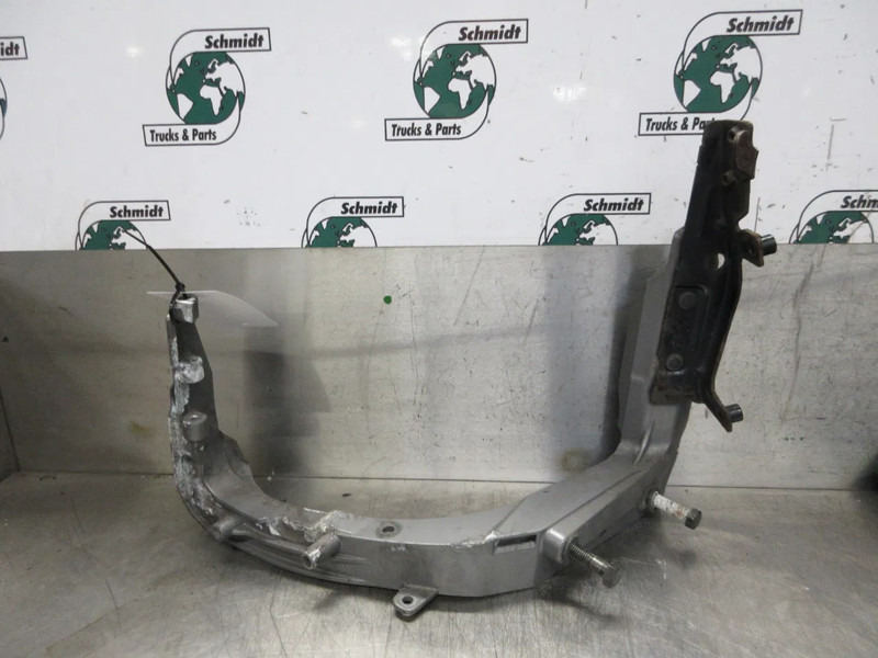 Scania 2479060 KOPLAMP BUMPER DRAGER SCANIA S 450 NGS - Frame/ Châssis pour Camion: photos 3 Scania 2479060 KOPLAMP BUMPER DRAGER SCANIA S 450 NGS - Frame/ Châssis pour Camion: photos 3
