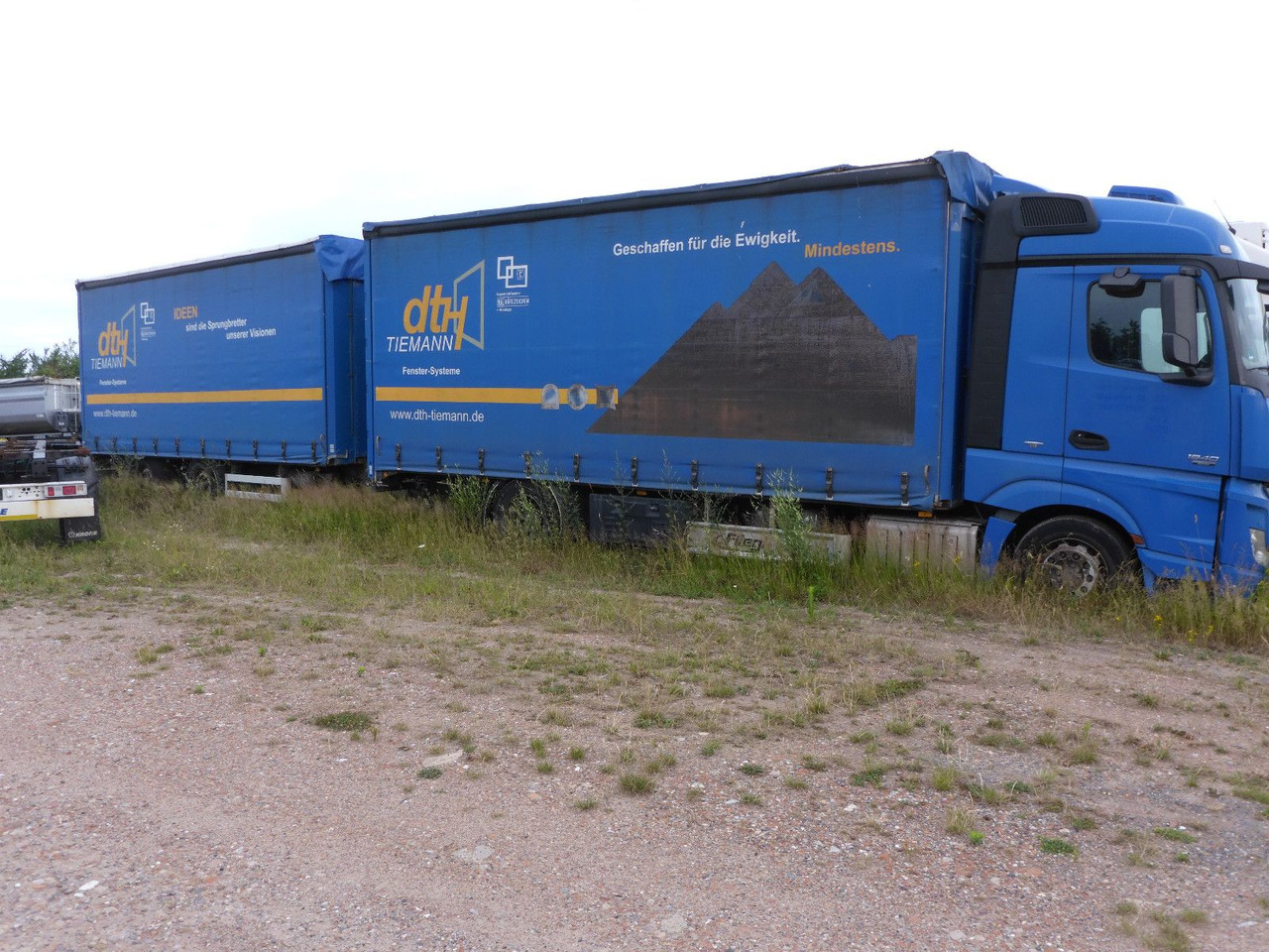 Mercedes-Benz 1840 Top Zustand 106 m3  Euro 6 + Anhänger - Camion à rideaux coulissants: photos 3 Mercedes-Benz 1840 Top Zustand 106 m3  Euro 6 + Anhänger - Camion à rideaux coulissants: photos 3