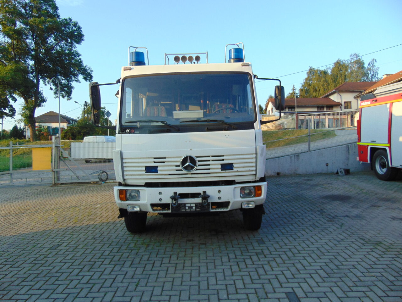 MERCEDES-BENZ 1124AF 4x4 MAGIRUS - Camion de pompier: photos 5 MERCEDES-BENZ 1124AF 4x4 MAGIRUS - Camion de pompier: photos 5