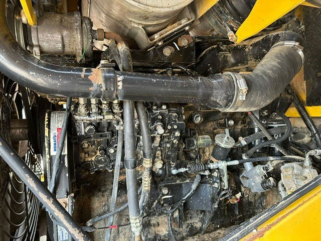 Komatsu WA420-3 - Chargeuse sur pneus: photos 4 Komatsu WA420-3 - Chargeuse sur pneus: photos 4