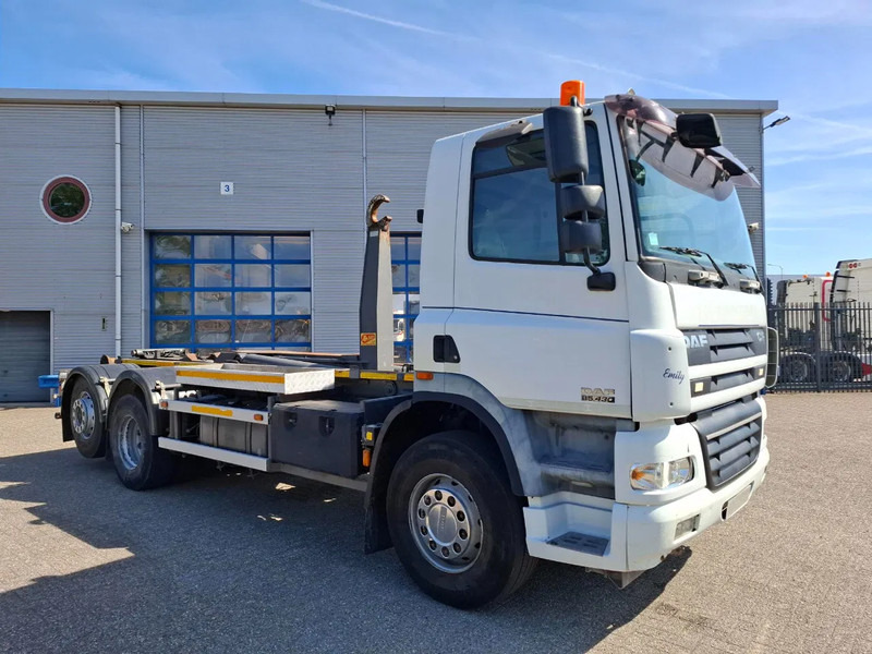 DAF CF85-430 / INTARDER / AJK HOOK SYSTEM / ONLY:431235 KM / LIFT+LENKACHSE / AIRCO / AUTOMATIC / EURO-3 / 2006 - Camion ampliroll: photos 4 DAF CF85-430 / INTARDER / AJK HOOK SYSTEM / ONLY:431235 KM / LIFT+LENKACHSE / AIRCO / AUTOMATIC / EURO-3 / 2006 - Camion ampliroll: photos 4