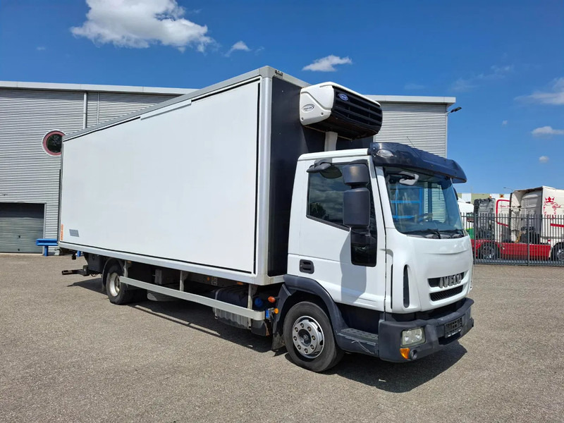 Iveco EuroCargo 120 / COOL TRUCK / CARRIER XARIOS 600 / PLATFORM 2000KG / ONLY:340634 KM / AIRCO / MANUAL / EURO-6 / 2014 - Camion isothermique: photos 2 Iveco EuroCargo 120 / COOL TRUCK / CARRIER XARIOS 600 / PLATFORM 2000KG / ONLY:340634 KM / AIRCO / MANUAL / EURO-6 / 2014 - Camion isothermique: photos 2