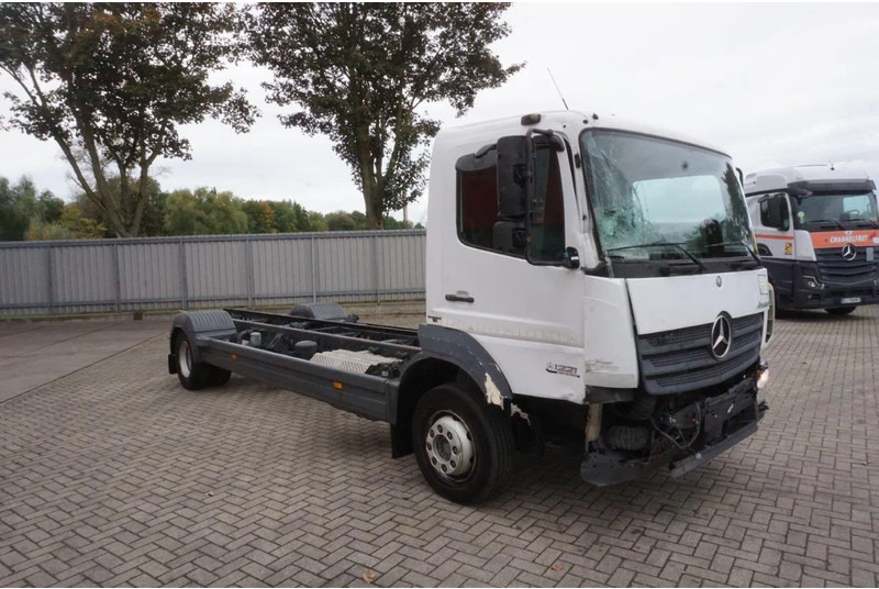 Mercedes-Benz ATEGO 1221 / ENGINE RUNNING / ONLY:253095 KM / AUTOMATIC / EURO-6 / 2017 - Châssis cabine: photos 2 Mercedes-Benz ATEGO 1221 / ENGINE RUNNING / ONLY:253095 KM / AUTOMATIC / EURO-6 / 2017 - Châssis cabine: photos 2