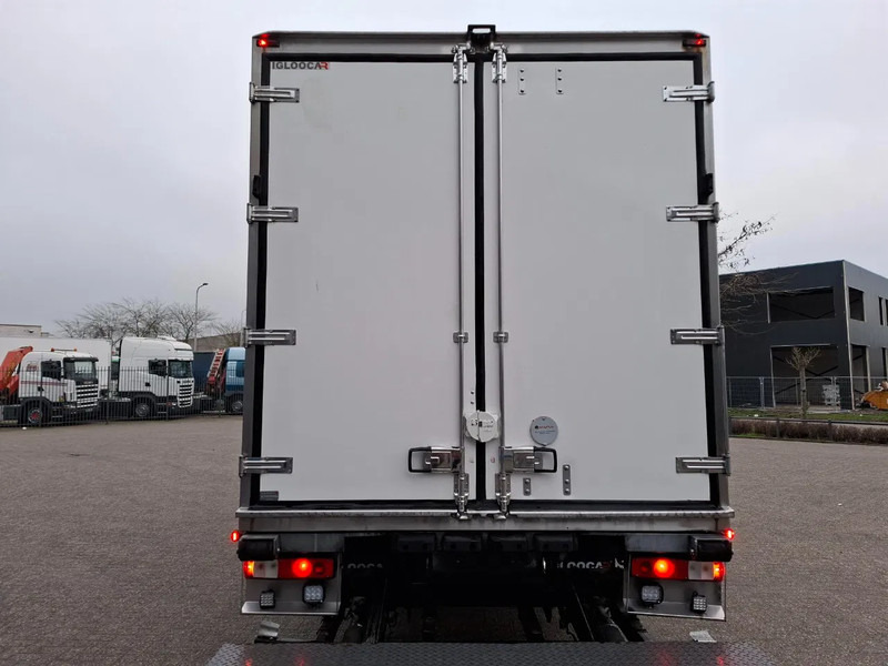 Renault D16.280 WIDE / ONLY:497760 KM / THERMOKING / PLATFORM 2TON / LWDS / BED / DATALOG / FULL-AIR / AUTOMATIC / EURO-6 / 2017 - Camion isothermique: photos 5 Renault D16.280 WIDE / ONLY:497760 KM / THERMOKING / PLATFORM 2TON / LWDS / BED / DATALOG / FULL-AIR / AUTOMATIC / EURO-6 / 2017 - Camion isothermique: photos 5
