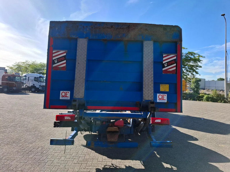 Scania R580 V8 / RETARDER / LIFT+LENKACHSE / FULL-AIR / PLATFORM 2000 KG / LEATHER / AIRCO / AUTOMATIC / EURO-6 / 2015 - Châssis cabine: photos 4 Scania R580 V8 / RETARDER / LIFT+LENKACHSE / FULL-AIR / PLATFORM 2000 KG / LEATHER / AIRCO / AUTOMATIC / EURO-6 / 2015 - Châssis cabine: photos 4