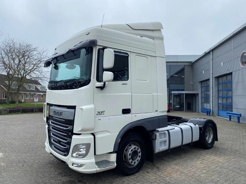 DAF XF106-460 / DOUBLE TANK / DEB / FRIDGE / 2XBED / AUTOMATIC / EURO-6 / 2014 - Tracteur routier: photos 1 DAF XF106-460 / DOUBLE TANK / DEB / FRIDGE / 2XBED / AUTOMATIC / EURO-6 / 2014 - Tracteur routier: photos 1