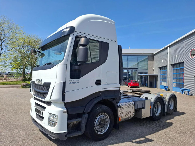 Iveco Stralis 440 / HYDRAULICS / BOOGIE / FRIDGE / 2XBED / 620664 KM / AIRCO / AUTOMATIC / EURO-6 / 2015 - Tracteur routier: photos 1 Iveco Stralis 440 / HYDRAULICS / BOOGIE / FRIDGE / 2XBED / 620664 KM / AIRCO / AUTOMATIC / EURO-6 / 2015 - Tracteur routier: photos 1