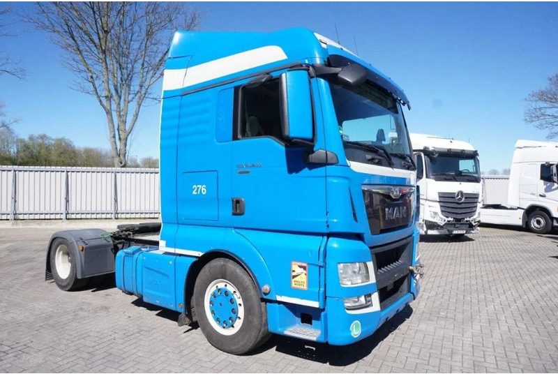 MAN TGX 18.400 / AUTOMATIC / DOUBLE TANK / ENGINE PROBLEMS / EURO-6 / 2016 - Tracteur routier: photos 2 MAN TGX 18.400 / AUTOMATIC / DOUBLE TANK / ENGINE PROBLEMS / EURO-6 / 2016 - Tracteur routier: photos 2