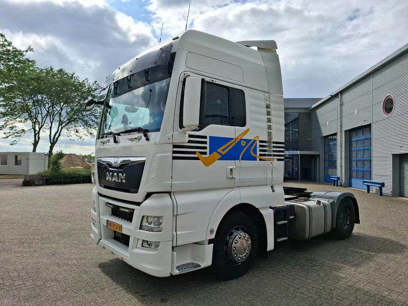 MAN TGX 18.440 / NL TRUCK / TUV:20-02-2026 / DOUBLE TANK / NAVI / FRIDGE / MICROWAVE / ACC / LWDS / AUTOMATIC / EURO-6 / 2016 - Tracteur routier: photos 1 MAN TGX 18.440 / NL TRUCK / TUV:20-02-2026 / DOUBLE TANK / NAVI / FRIDGE / MICROWAVE / ACC / LWDS / AUTOMATIC / EURO-6 / 2016 - Tracteur routier: photos 1