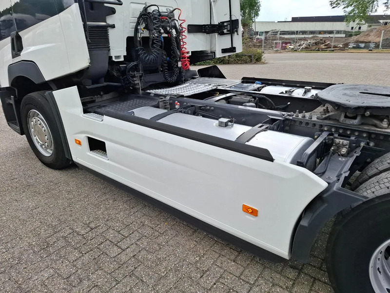 Renault T460 Comfort / CLEAN NL TRUCK / TUV:12-02-2026 / DOUBLE TANK / ACC / LWDS / FRIDGE / 2XBED / AUTOMATIC / EURO-6 / 2019 en crédit-bail Renault T460 Comfort / CLEAN NL TRUCK / TUV:12-02-2026 / DOUBLE TANK / ACC / LWDS / FRIDGE / 2XBED / AUTOMATIC / EURO-6 / 2019: photos 8