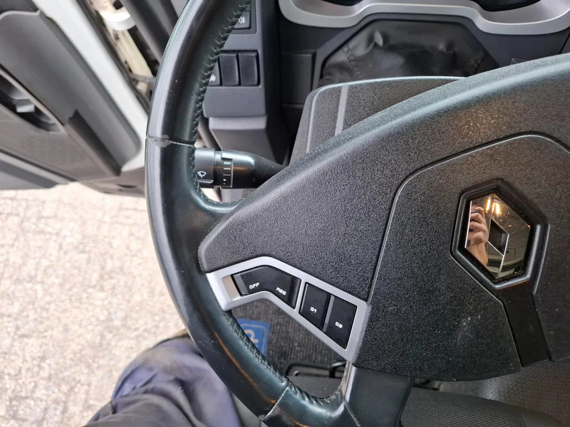 Renault T460 Comfort / CLEAN NL TRUCK / TUV:12-02-2026 / DOUBLE TANK / ACC / LWDS / FRIDGE / 2XBED / AUTOMATIC / EURO-6 / 2019 en crédit-bail Renault T460 Comfort / CLEAN NL TRUCK / TUV:12-02-2026 / DOUBLE TANK / ACC / LWDS / FRIDGE / 2XBED / AUTOMATIC / EURO-6 / 2019: photos 13