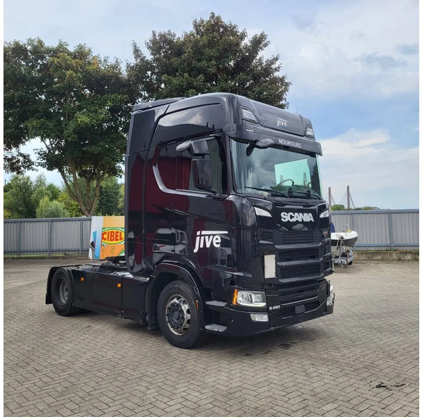 Scania NGS S450 / ENGINE RUNNING / RETARDER / DOUBLE TANK / FULL-AIR / 690348KM / LEATHER / ACC / LWDS / AUTOMATIC / EURO-6 / 2018 - Tracteur routier: photos 2 Scania NGS S450 / ENGINE RUNNING / RETARDER / DOUBLE TANK / FULL-AIR / 690348KM / LEATHER / ACC / LWDS / AUTOMATIC / EURO-6 / 2018 - Tracteur routier: photos 2