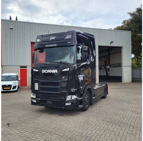 Scania NGS S450 / ENGINE RUNNING / RETARDER / DOUBLE TANK / FULL-AIR / 690348KM / LEATHER / ACC / LWDS / AUTOMATIC / EURO-6 / 2018 - Tracteur routier: photos 1 Scania NGS S450 / ENGINE RUNNING / RETARDER / DOUBLE TANK / FULL-AIR / 690348KM / LEATHER / ACC / LWDS / AUTOMATIC / EURO-6 / 2018 - Tracteur routier: photos 1