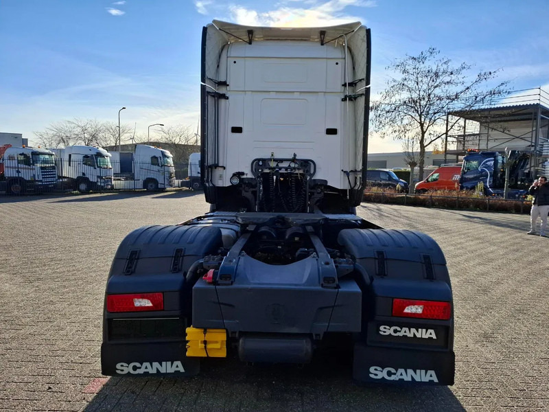 Scania R450 / GERMAN TRUCK / RETARDER / FULL-SPOILER / PARK AIRCO / LWDS / FRIDGE / AUTOMATIC / EURO-6 / 2017 - Tracteur routier: photos 4 Scania R450 / GERMAN TRUCK / RETARDER / FULL-SPOILER / PARK AIRCO / LWDS / FRIDGE / AUTOMATIC / EURO-6 / 2017 - Tracteur routier: photos 4