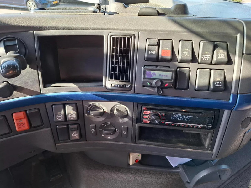 Tracteur routier Volvo FH13-400 / HYDRAULICS / NL TRUCK / TUV:14-09-2025 / GLOBETROTTER / FRIGDE / AIRCO / AUTOMATIC / EURO-5 / 2006: photos 18