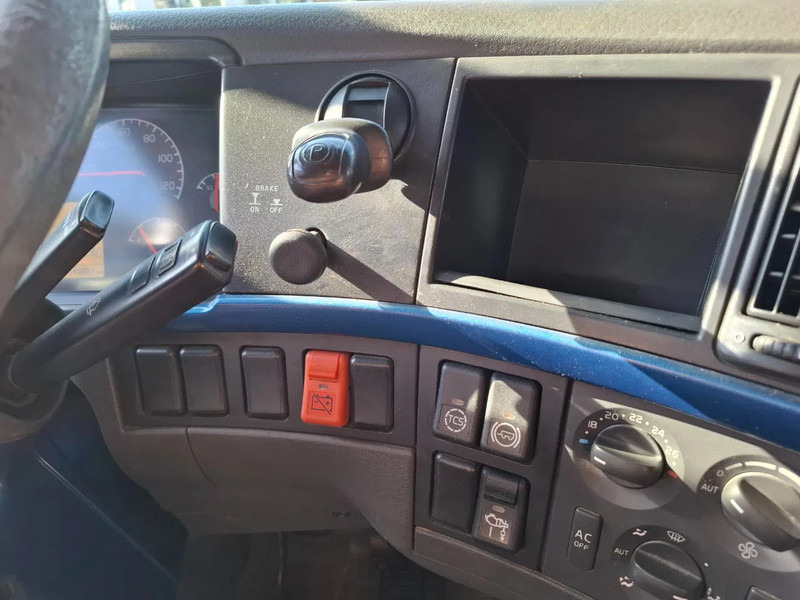Tracteur routier Volvo FH13-400 / HYDRAULICS / NL TRUCK / TUV:14-09-2025 / GLOBETROTTER / FRIGDE / AIRCO / AUTOMATIC / EURO-5 / 2006: photos 17