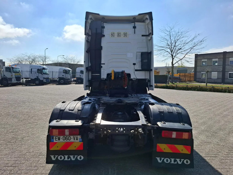 Volvo FH4-460 / VEB+ / DOUBLE TANK / FRIDGE / AUTOMATIC / EURO-6 / 2018 - Tracteur routier: photos 4 Volvo FH4-460 / VEB+ / DOUBLE TANK / FRIDGE / AUTOMATIC / EURO-6 / 2018 - Tracteur routier: photos 4
