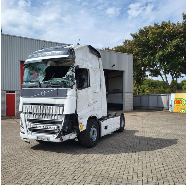 Volvo FH5-500 / ENGINE RUNNING / VEB+ / I-PARKCOOL / ONLY:349717 KM / TURBO COMPOUND / ACC / LWDS / SIDESKIRTS / AUTOMATIC / EURO-6 / - Tracteur routier: photos 1 Volvo FH5-500 / ENGINE RUNNING / VEB+ / I-PARKCOOL / ONLY:349717 KM / TURBO COMPOUND / ACC / LWDS / SIDESKIRTS / AUTOMATIC / EURO-6 / - Tracteur routier: photos 1