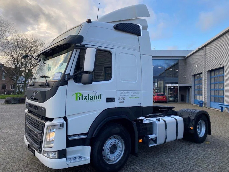 Volvo FM11-370 / GERMAN TRUCK / KB CHASSIS / VEB / ACC / LWDS / DOUBLE TANK / ONLY:763562 KM / AIRCO / AUTOMATIC / EURO-6 / 2018 - Tracteur routier: photos 1 Volvo FM11-370 / GERMAN TRUCK / KB CHASSIS / VEB / ACC / LWDS / DOUBLE TANK / ONLY:763562 KM / AIRCO / AUTOMATIC / EURO-6 / 2018 - Tracteur routier: photos 1