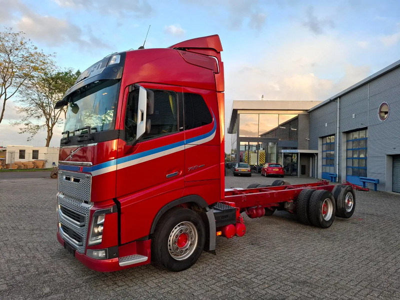 Volvo FH16-750 / BIG AXLE / VEB+ / ONLY:679711 KM / DYNAMIC STEERING / NAVI / LWDS / FULL-AIR / AUTOMATIC / EURO-6 / 2018 - Châssis cabine: photos 1 Volvo FH16-750 / BIG AXLE / VEB+ / ONLY:679711 KM / DYNAMIC STEERING / NAVI / LWDS / FULL-AIR / AUTOMATIC / EURO-6 / 2018 - Châssis cabine: photos 1