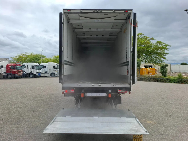 Camion isothermique Volvo FM11-330 / VEB / LWDS / ONLY:442862 KM / CARRIER SUPRA 1250 / DOPPELSTOCK / PLATFORM 2TON / DATALOG / FULL-AIR / TOP CONDITION /: photos 7