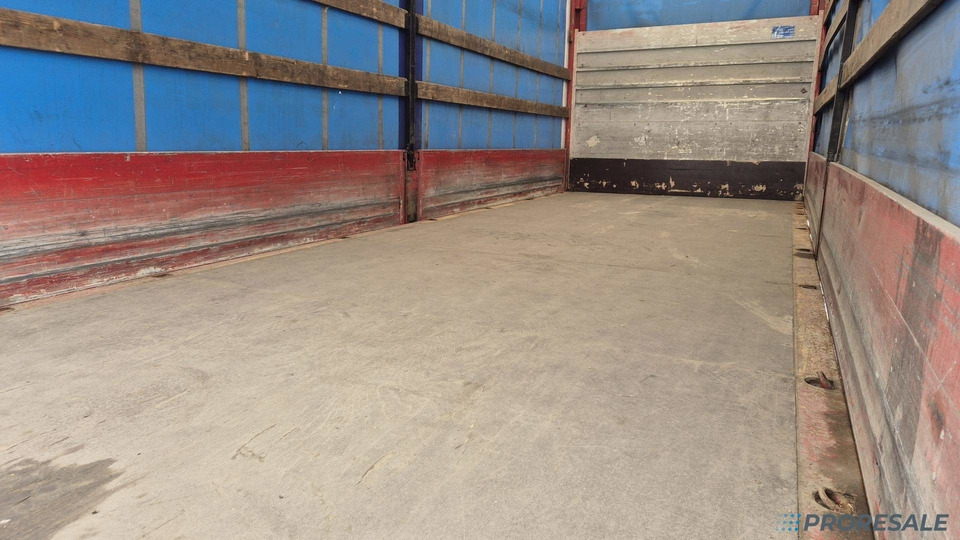 IVECO EUROCARGO ML 140E28 EURO 5 - valník s plachtou + hydraulické čelo 1,5 t - Camion à rideaux coulissants: photos 4 IVECO EUROCARGO ML 140E28 EURO 5 - valník s plachtou + hydraulické čelo 1,5 t - Camion à rideaux coulissants: photos 4