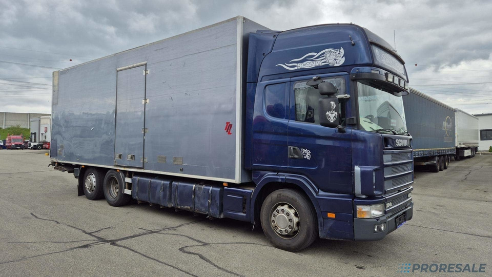 SCANIA R124 LB 6X2 EURO 3 - skříňový + hydraulické čelo - Camion fourgon: photos 1 SCANIA R124 LB 6X2 EURO 3 - skříňový + hydraulické čelo - Camion fourgon: photos 1