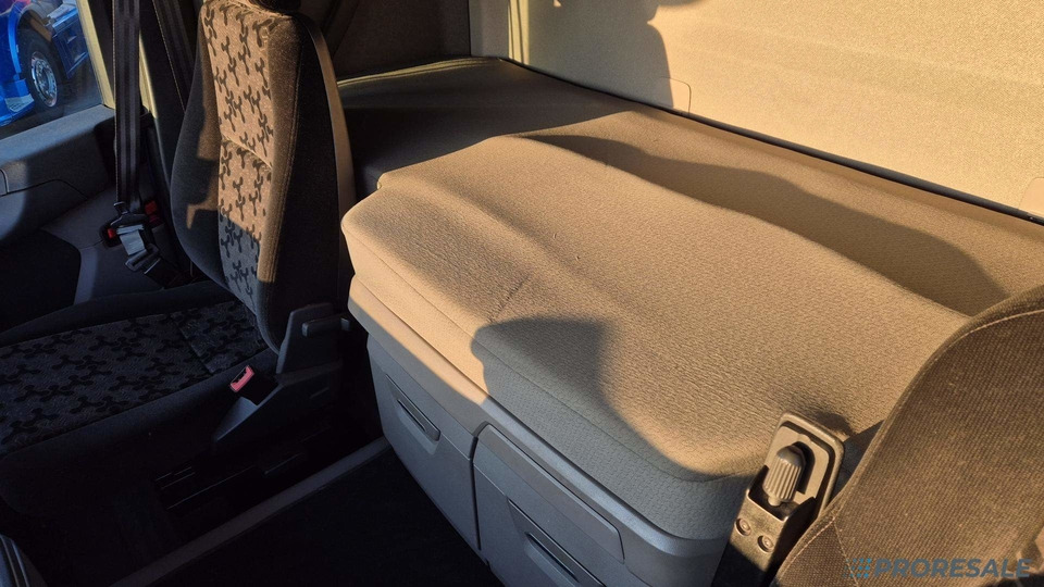 SCANIA R450 N323 NGS TOP LINE EURO 6 - Tracteur routier: photos 5 SCANIA R450 N323 NGS TOP LINE EURO 6 - Tracteur routier: photos 5