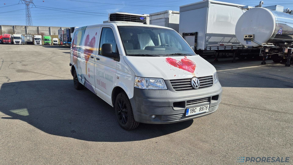 VOLKSWAGEN TRANSPORTER 2.5 TDi - nová mrazírenská vestavba + CARRIER XARIOS 230/12 V - vadný motor - Utilitaire frigorifique: photos 1 VOLKSWAGEN TRANSPORTER 2.5 TDi - nová mrazírenská vestavba + CARRIER XARIOS 230/12 V - vadný motor - Utilitaire frigorifique: photos 1