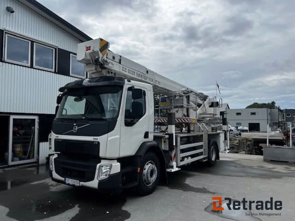 Bronto S35MDT skylift - Camion avec nacelle: photos 1 Bronto S35MDT skylift - Camion avec nacelle: photos 1